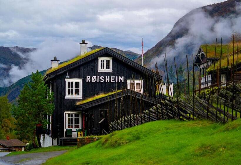 סטודיו משפחתי, Røisheim Hotel & Skysstasjon