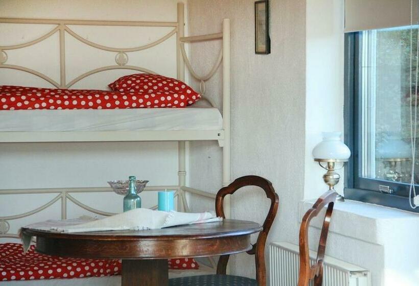 Семейный Номер Совместный Санузел, Tryde 1303 B&b På österlen