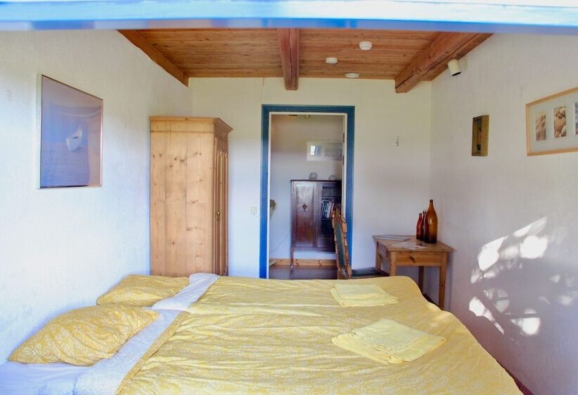 バス共有のスタンダードルーム, Tryde 1303 B&b På österlen