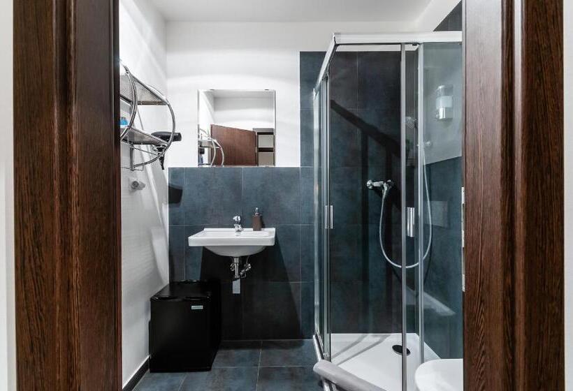 דירת שני חדרים, Vv Hotel & Apartments