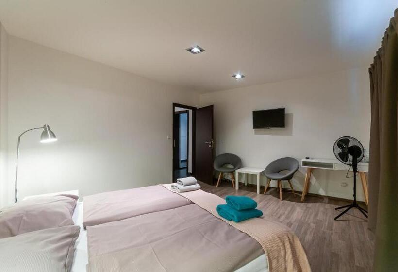 شقة غرفتين, Vv Hotel & Apartments