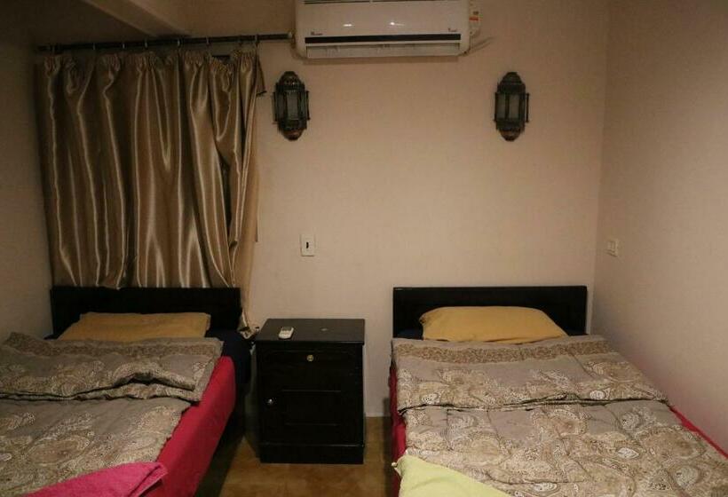 اتاق استاندارد, Wake Up! Cairo Hostel
