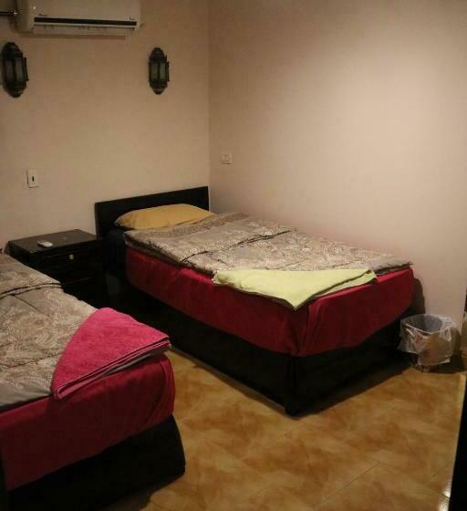 اتاق استاندارد, Wake Up! Cairo Hostel