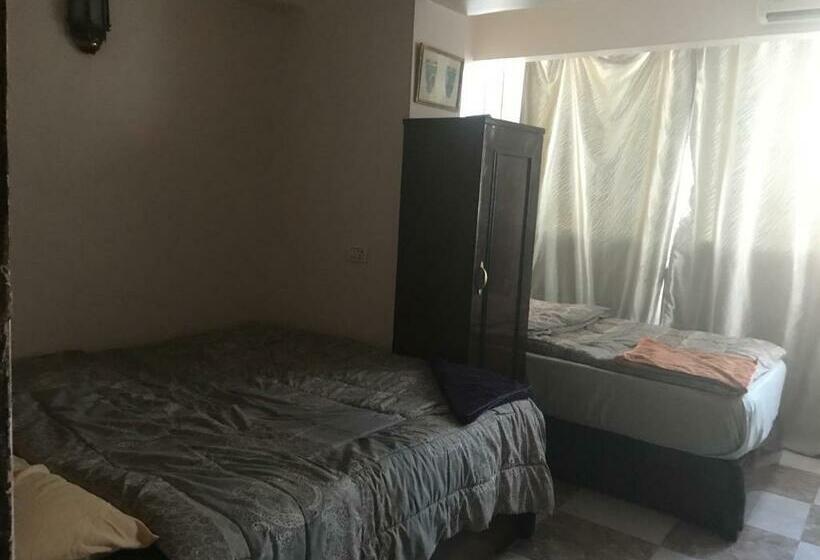 اتاق استاندارد با سرویس بهداشتی مشترک, Wake Up! Cairo Hostel