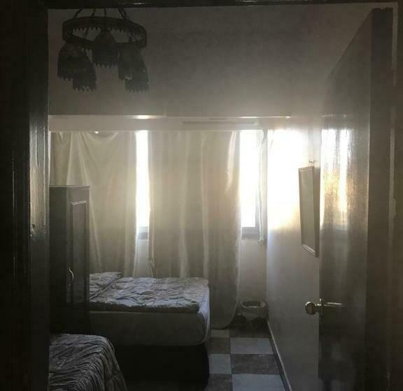 اتاق استاندارد با سرویس بهداشتی مشترک, Wake Up! Cairo Hostel