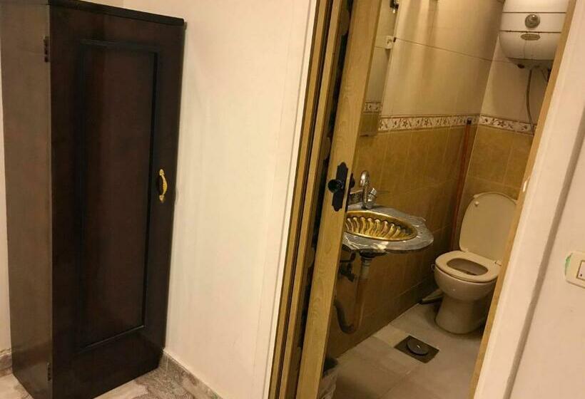 اتاق استاندارد, Wake Up! Cairo Hostel