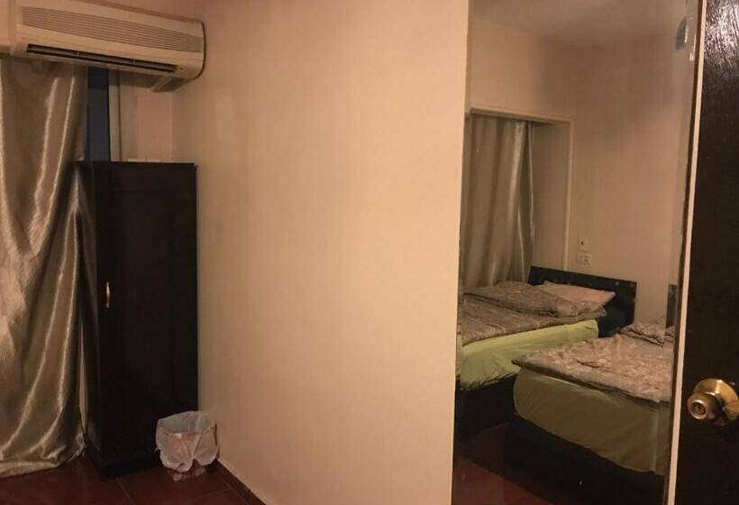 اتاق استاندارد سه تخته با سرویس بهداشتی مشترک, Wake Up! Cairo Hostel