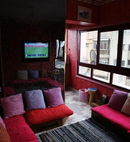 اتاق استاندارد با سرویس بهداشتی مشترک, Wake Up! Cairo Hostel