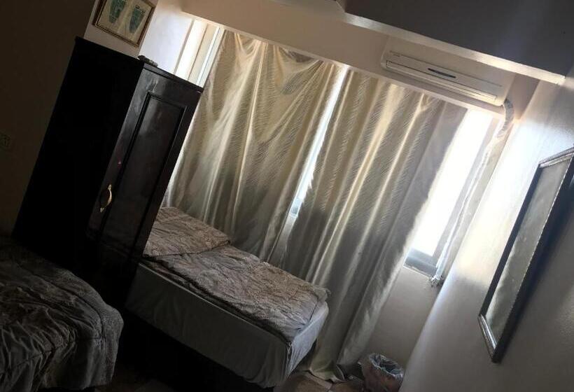 اتاق استاندارد با سرویس بهداشتی مشترک, Wake Up! Cairo Hostel