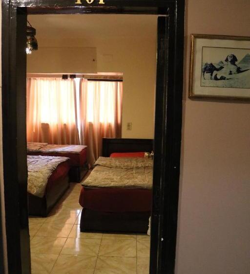 اتاق استاندارد چهارنفره با سرویس بهداشتی مشترک, Wake Up! Cairo Hostel