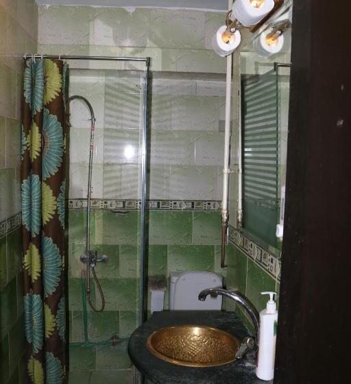 اتاق استاندارد چهارنفره با سرویس بهداشتی مشترک, Wake Up! Cairo Hostel