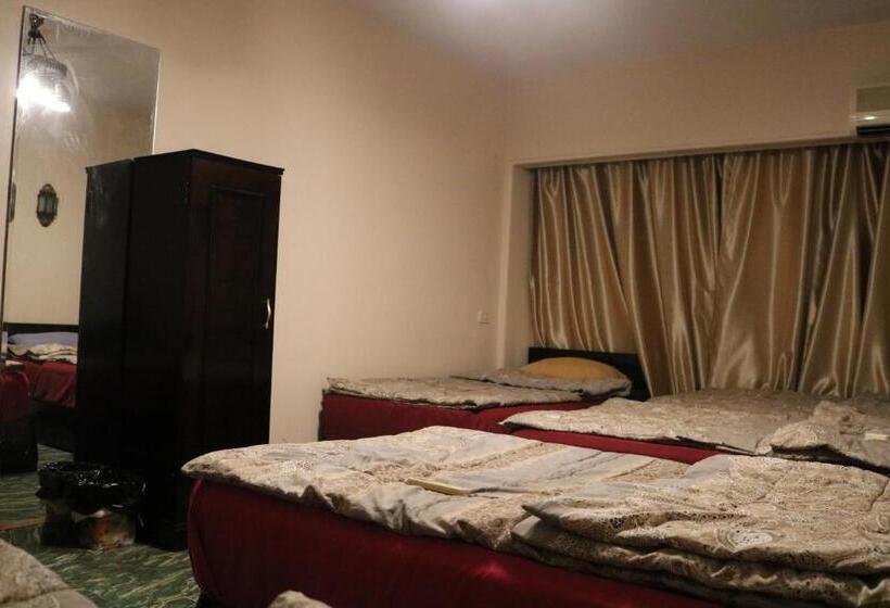 اتاق خانوادگی با سرویس بهداشتی مشترک, Wake Up! Cairo Hostel