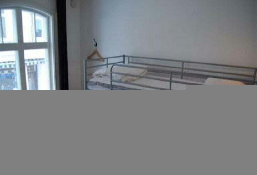 اتاق استاندارد با سرویس بهداشتی مشترک, Wisby Jernvag Hostel