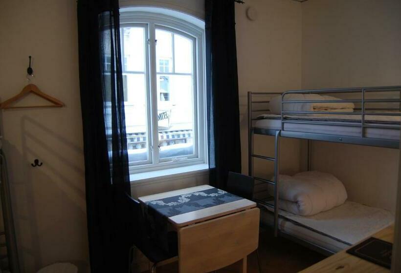 标准四人间共用浴室, Wisby Jernvag Hostel