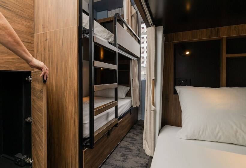 共用房间的床, Haka House Auckland City