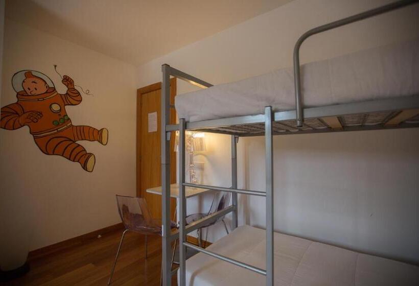 ルームシェアのワンベッド, Hi Alvados   Pousada De Juventude