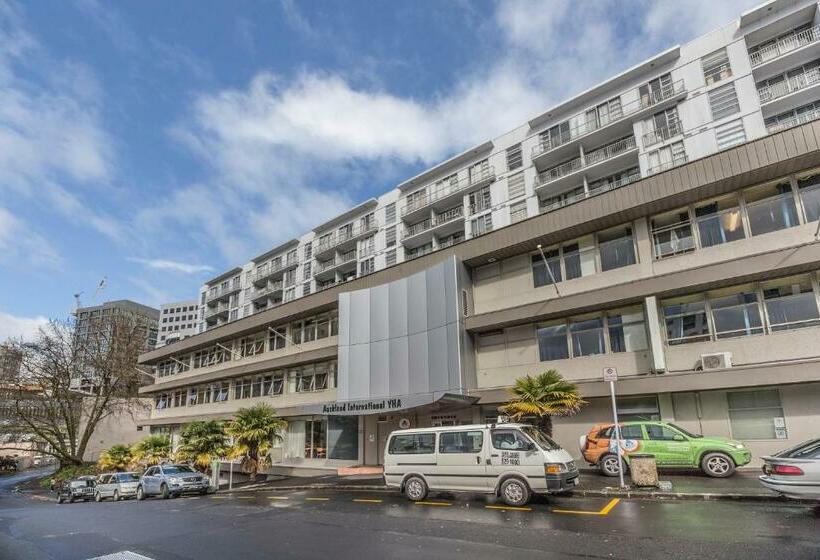 共用房间的床, Haka House Auckland City