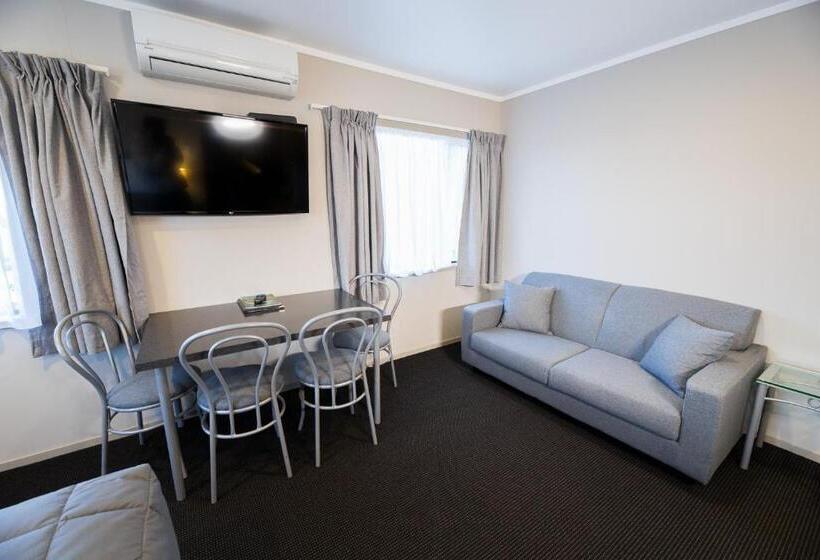 Люкс Премиум, Ashbrook Motel Taupo