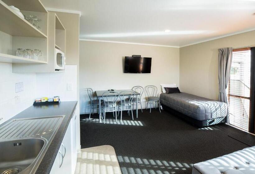 Люкс Премиум, Ashbrook Motel Taupo