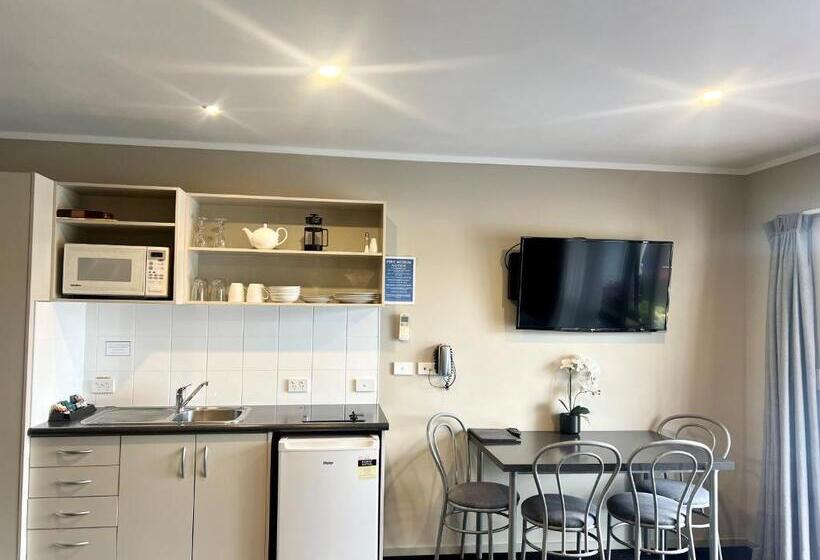 Люкс с гидромассажем, Ashbrook Motel Taupo