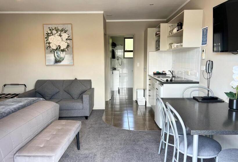 Люкс с гидромассажем, Ashbrook Motel Taupo