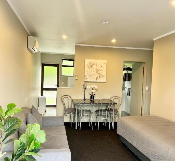 Люкс 2 Спальни, Ashbrook Motel Taupo