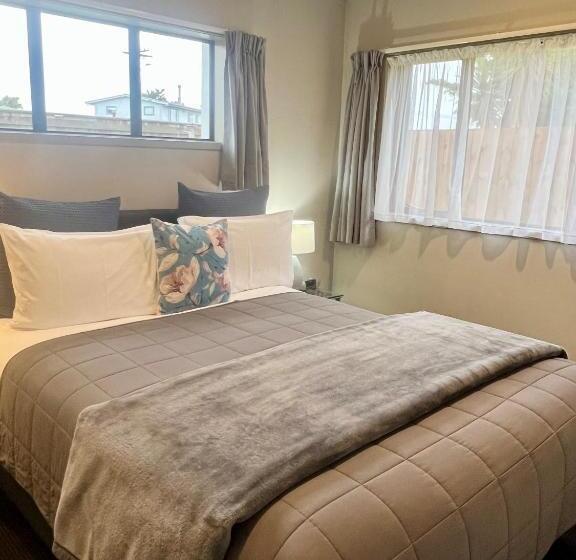Люкс Premium 2 Спальни, Ashbrook Motel Taupo
