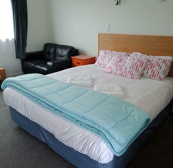 エクゼクティブワンルーム, Bayfield Motel And Apartment