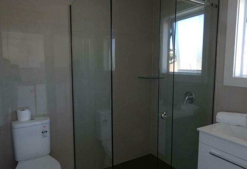 エクゼクティブワンルーム, Bayfield Motel And Apartment