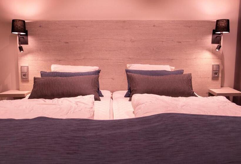 اتاق استاندارد با سرویس بهداشتی مشترک, Dream  Luxury Hostel