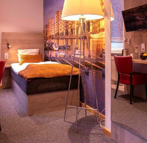 Номер Стандарт Индивидуальный Совместная Ванная, Dream  Luxury Hostel