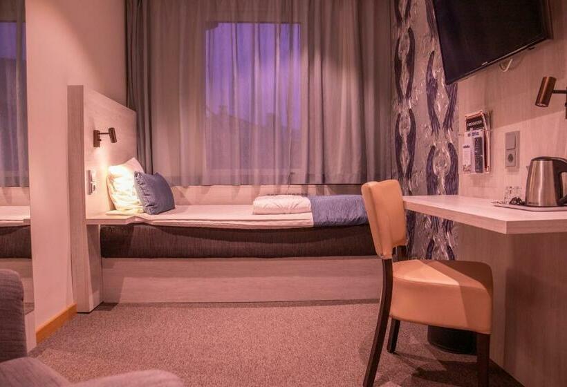 Номер Стандарт Индивидуальный Совместная Ванная, Dream  Luxury Hostel