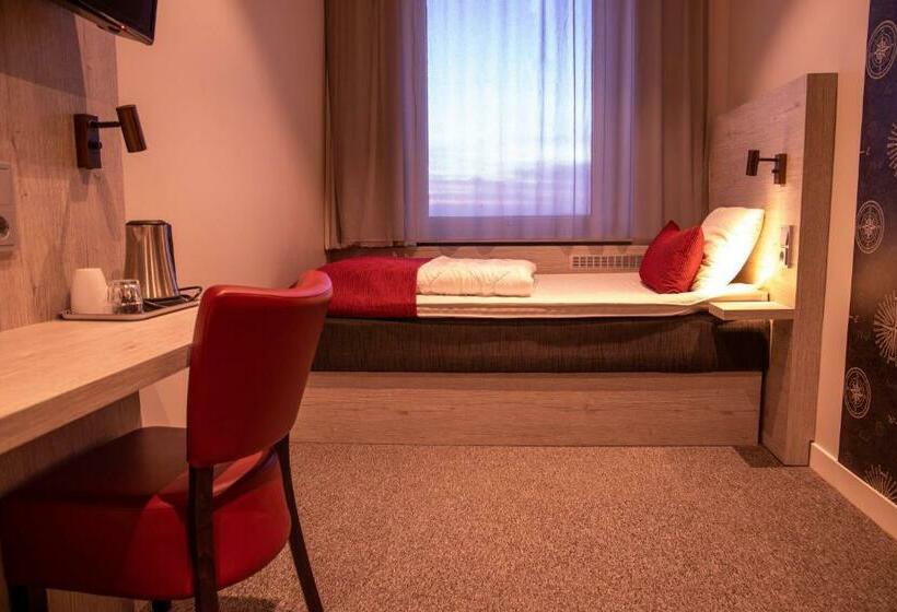 اتاق استاندارد یک تخته با سرویس بهداشتی مشترک, Dream  Luxury Hostel