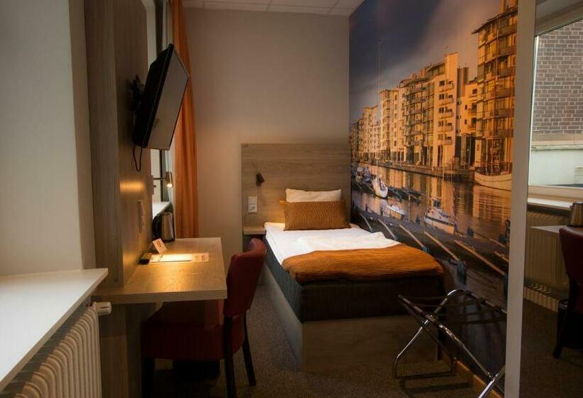 Номер Стандарт Индивидуальный Совместная Ванная, Dream  Luxury Hostel