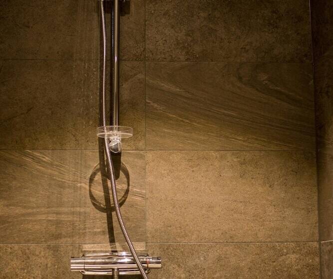 Номер Стандарт Индивидуальный Совместная Ванная, Dream  Luxury Hostel