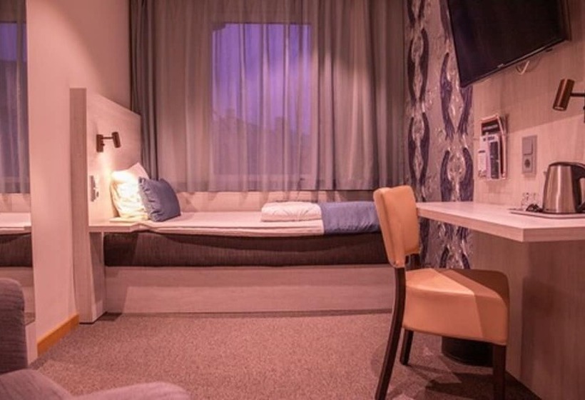 اتاق استاندارد یک تخته با سرویس بهداشتی مشترک, Dream  Luxury Hostel