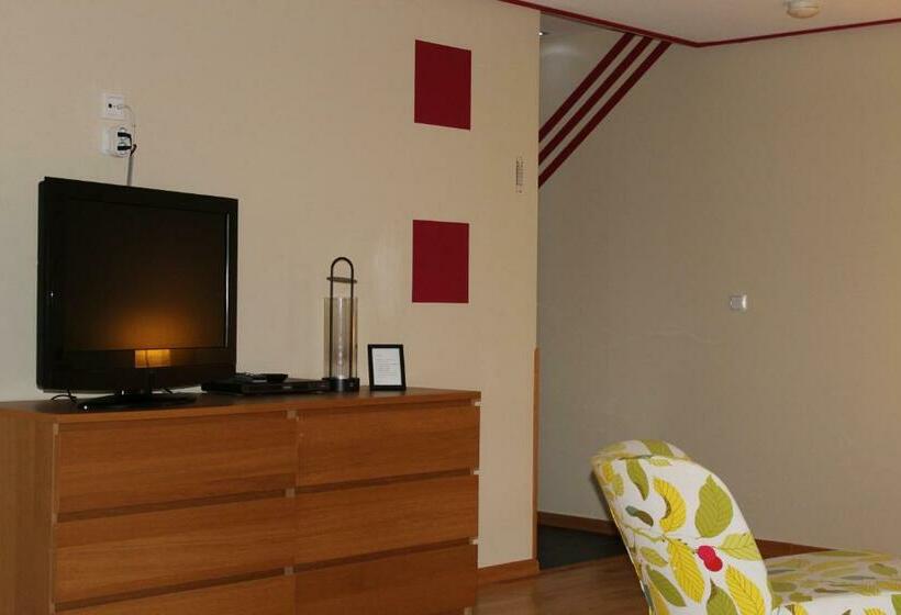 수피리어 룸, Borrby