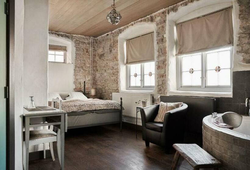 デラックスルーム, Helgeand Wisby