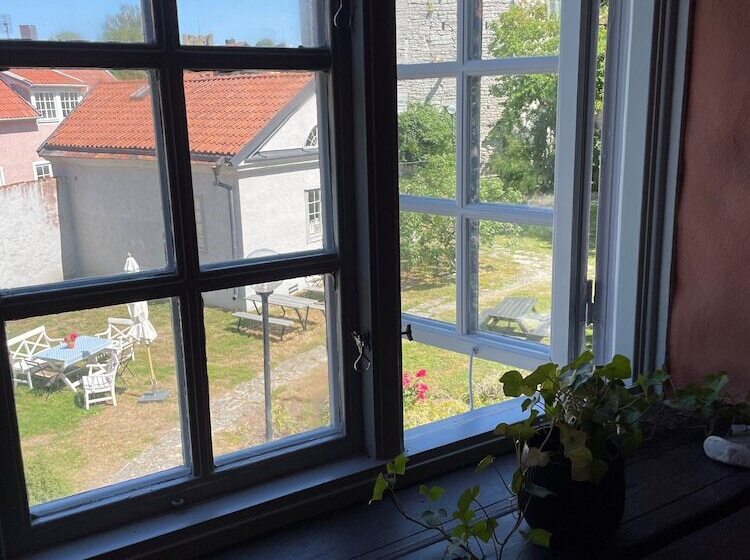 デラックスルーム, Helgeand Wisby