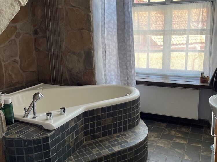 デラックスルーム, Helgeand Wisby