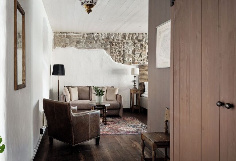 Estudio Deluxe, Helgeand Wisby