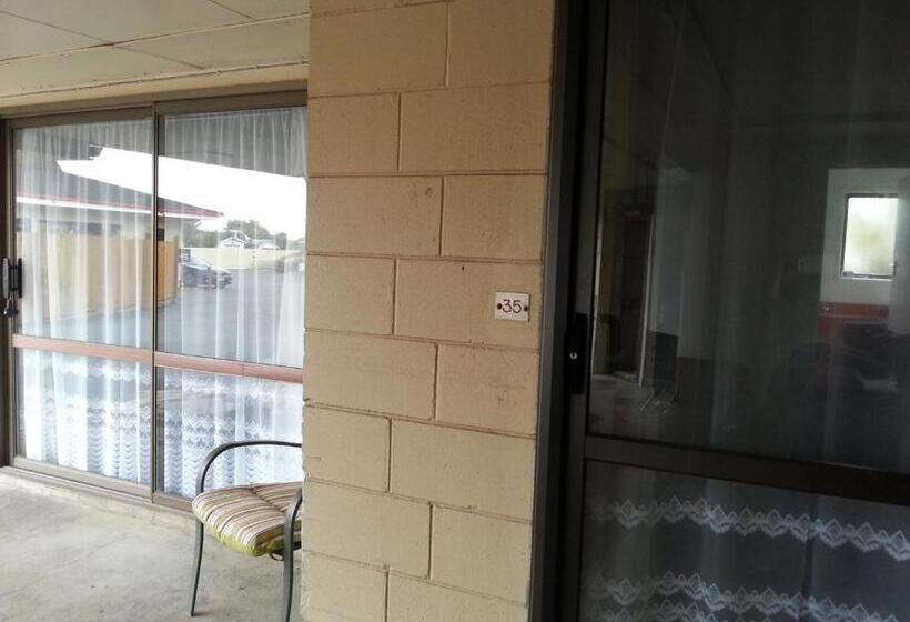 اتاق لوکس خانوادگی, Orana Motor Inn & Restaurant