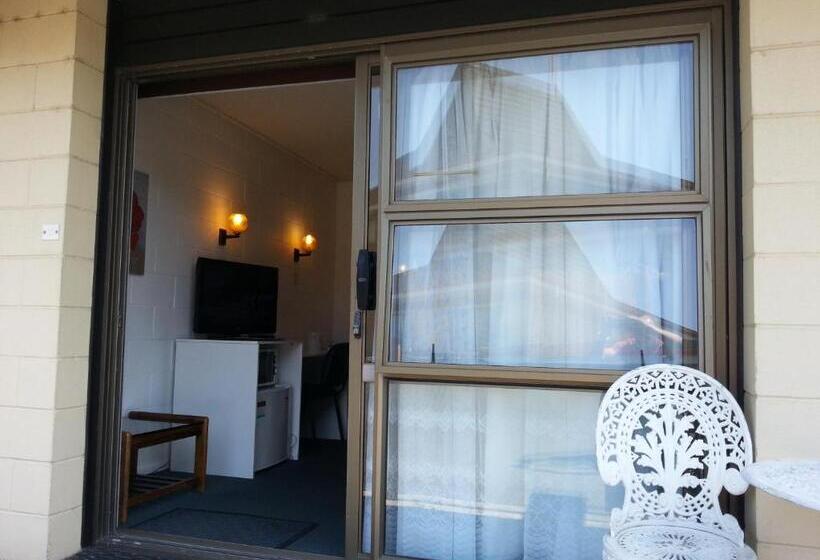 اتاق لوکس, Orana Motor Inn & Restaurant