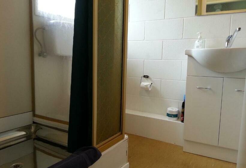 اتاق استاندارد, Orana Motor Inn & Restaurant