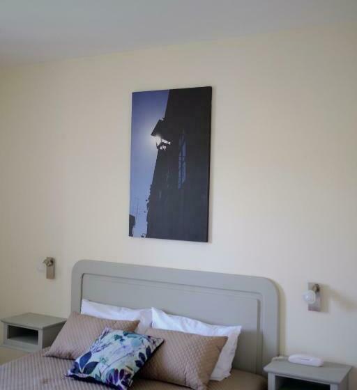 标准房带园景, Os Poetas