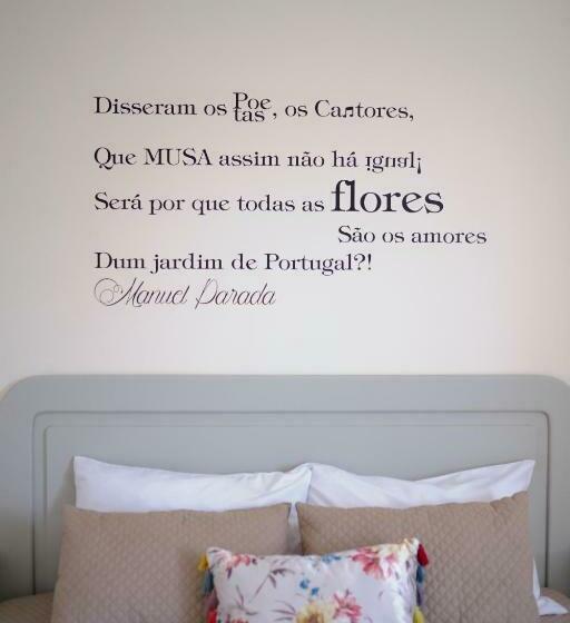 标准房带园景, Os Poetas