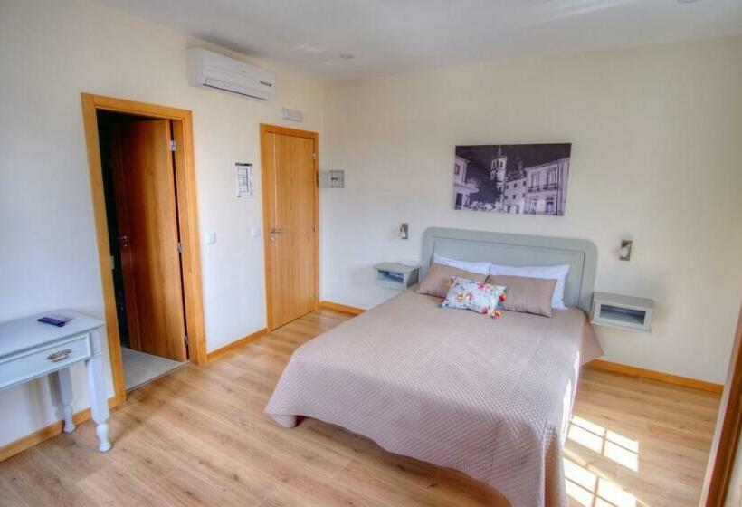 标准房带园景, Os Poetas