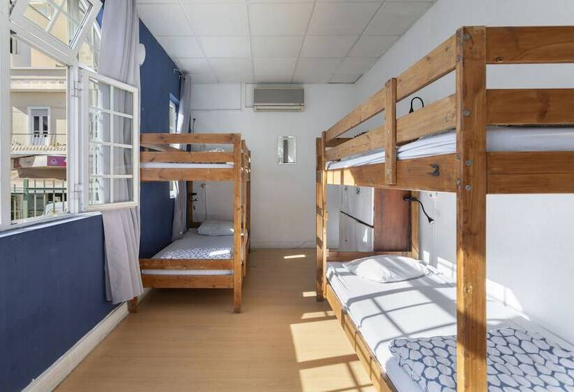 تختخواب در اتاق مشترک, Le Penguin Hostel