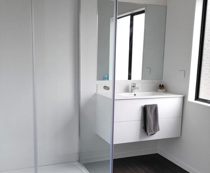 이그제큐티브 스튜디오, Drury Motor Lodge