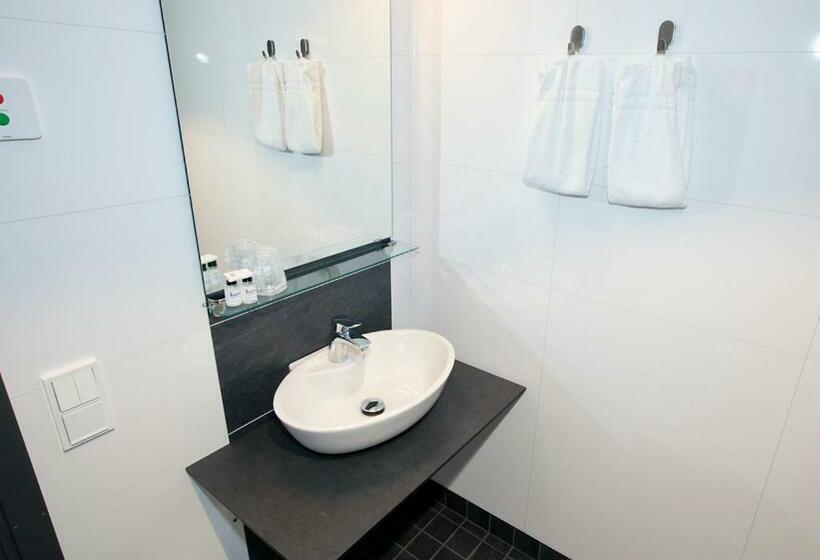 חדר סטנדרט, Rasta Grums